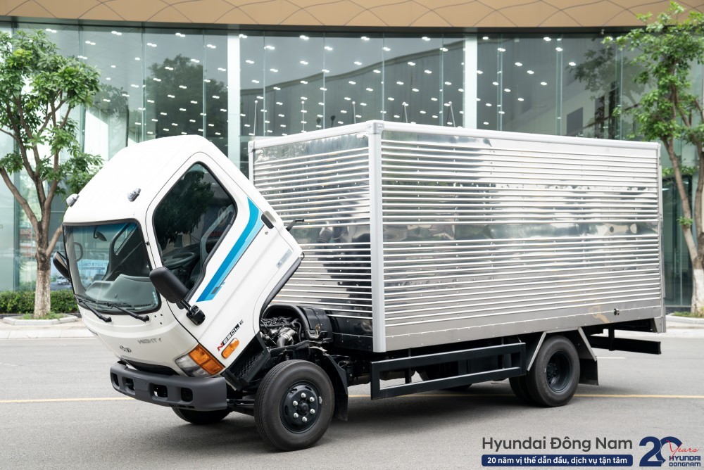 Xe tải Hyundai N650L 3.5 tấn Euro 5 thùng kín