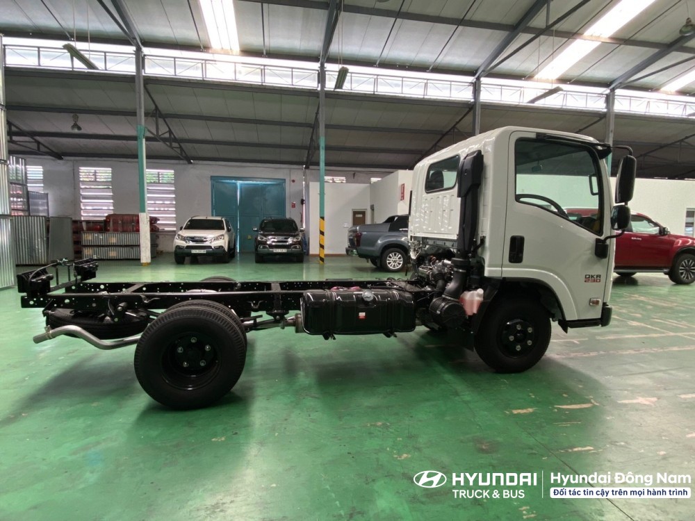 Khung gầm Isuzu QKR F