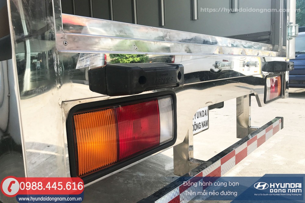 Cản sau thùng xe Hyundai 110SL 7 tấn đông lạnh