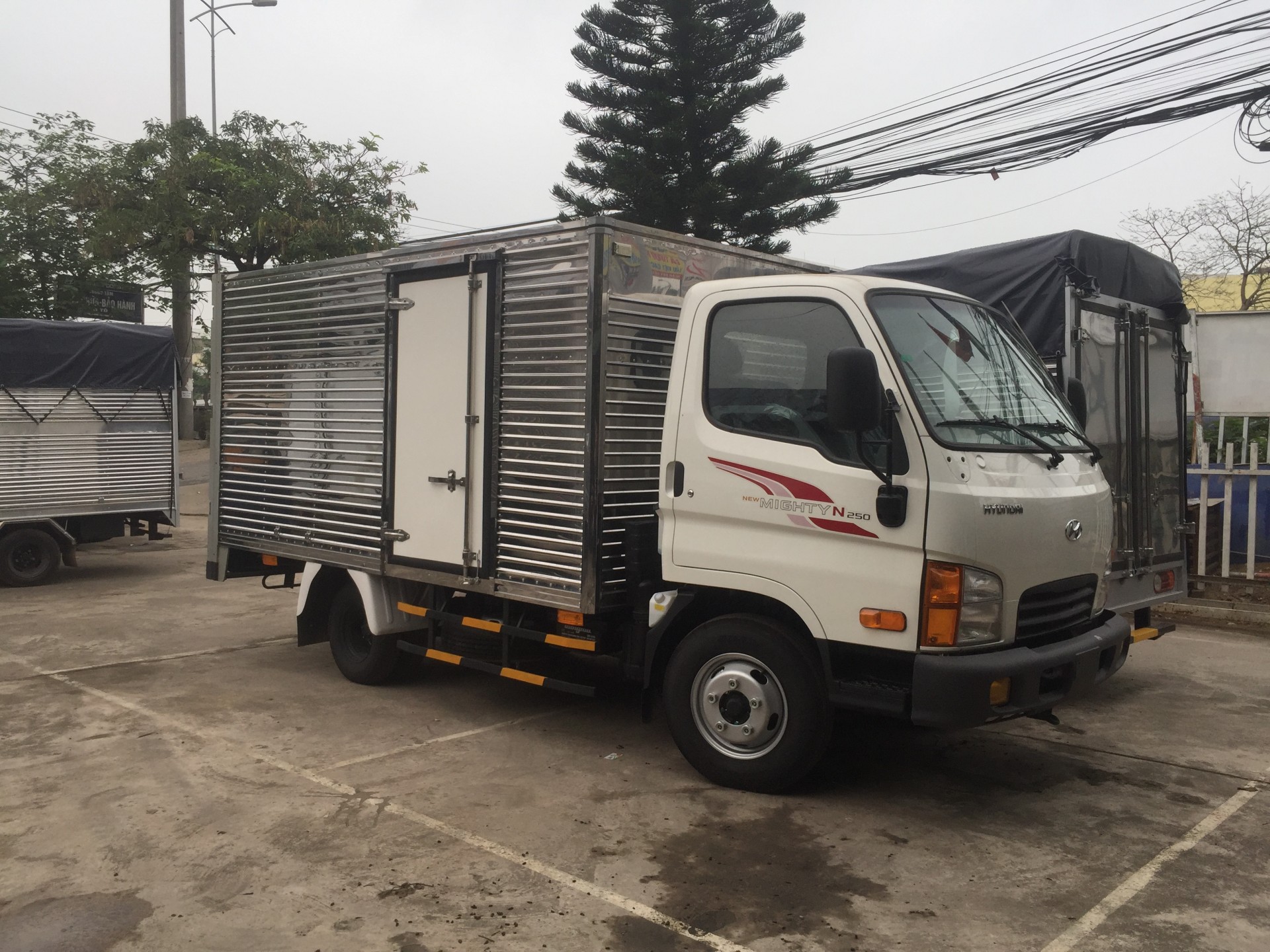 new mighty n250 thùng kín xe tải hyundai