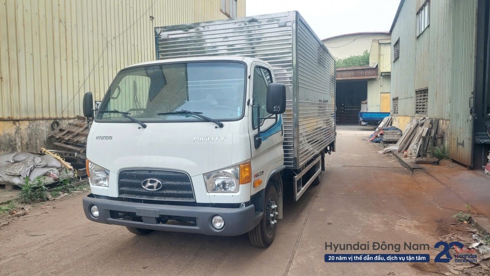 Hyundai W750L Thùng Kín