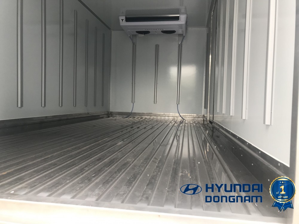 Xe tải Hyundai 75S thùng đông lạnh - 3,7 tấn.