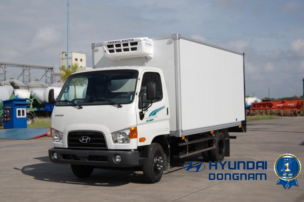 Xe tải thùng đông lạnh Hyundai 75S 3,9 tấn, chiều dài 3,4m
