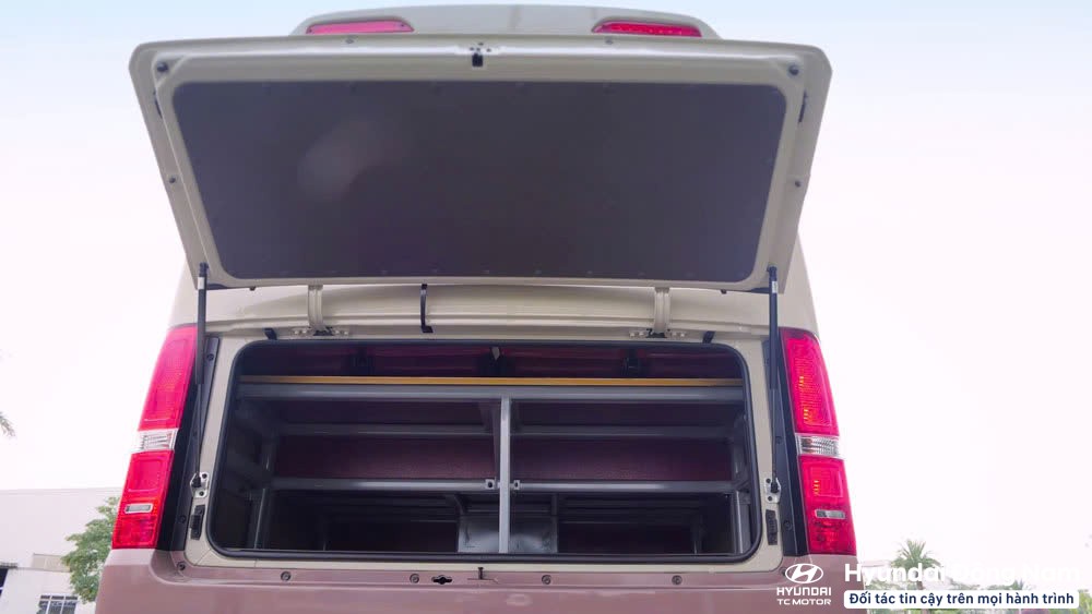 Khoang hành lý Hyundai County 29 chỗ Euro V