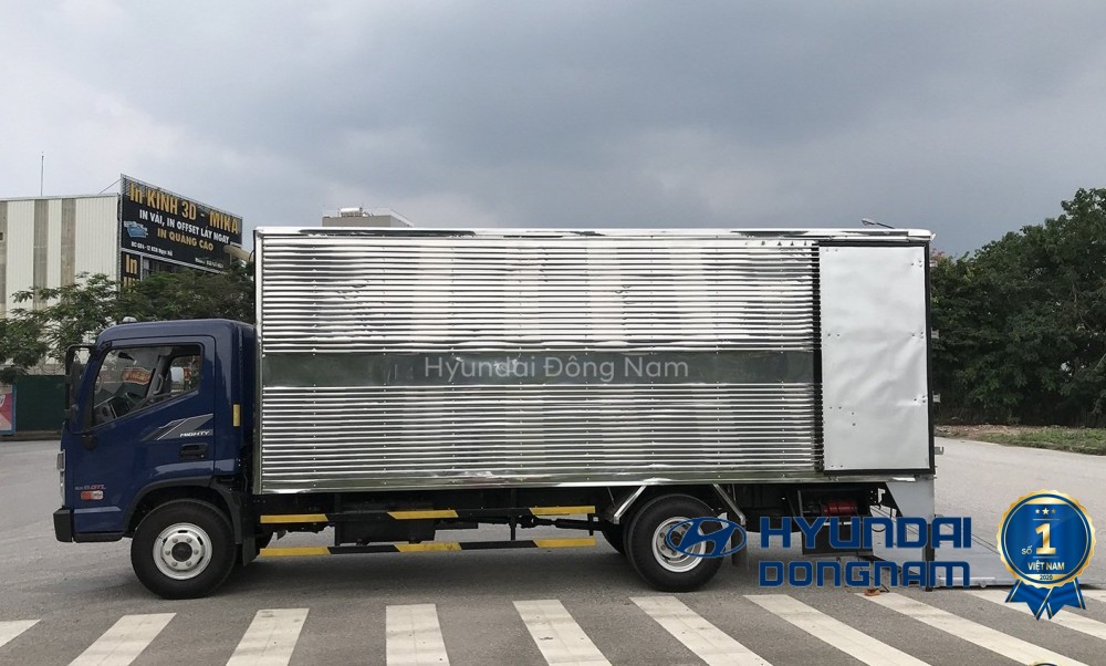 Xe tải Hyundai EX8 GTL thùng kín, bửng nâng - 6,6 tấn