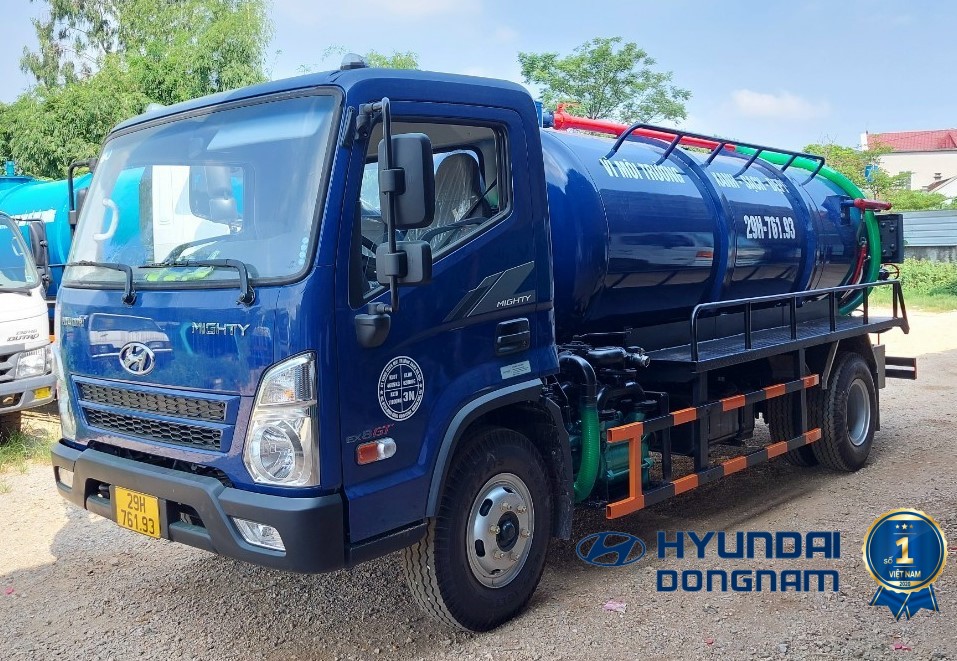 Xe tải Hyundai EX8GTS2 bồn hút chất thải - 6,2 tấn