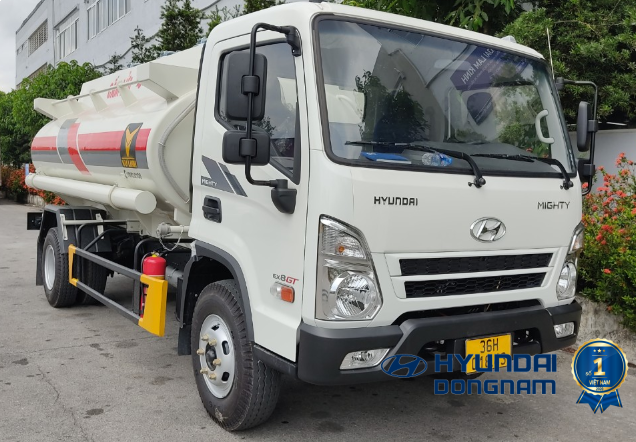 Xe tải Hyundai EX8GTS2 xitec chở xăng - 6,3 tấn