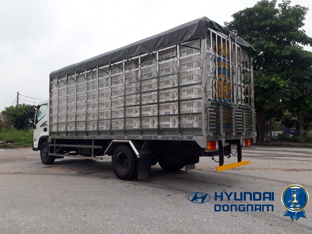 Xe tải Huyndai New Mighty EX8L chở gà thịt - 6,2 tấn