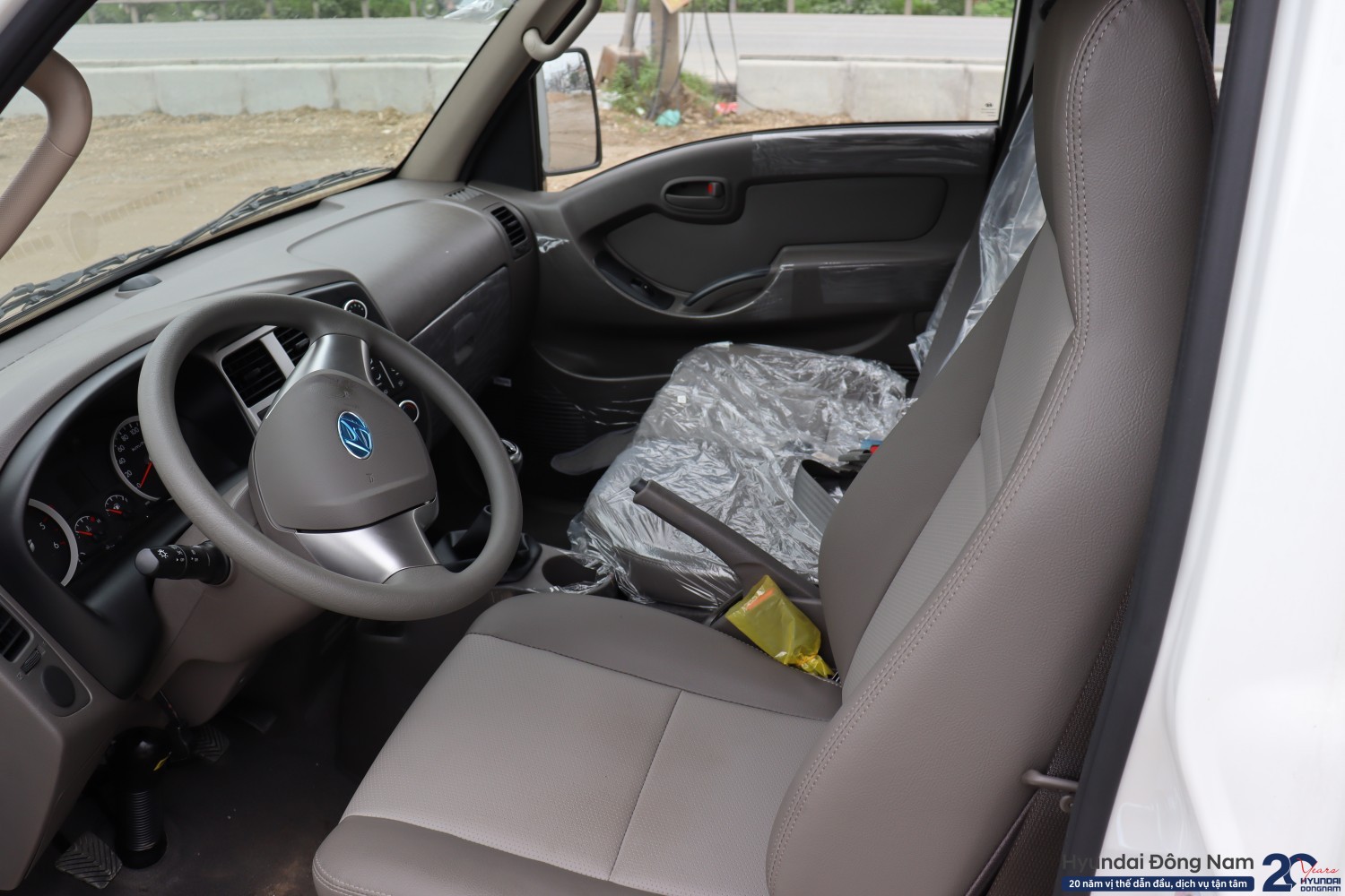 nội thất trên Hyundai H150 TĐL