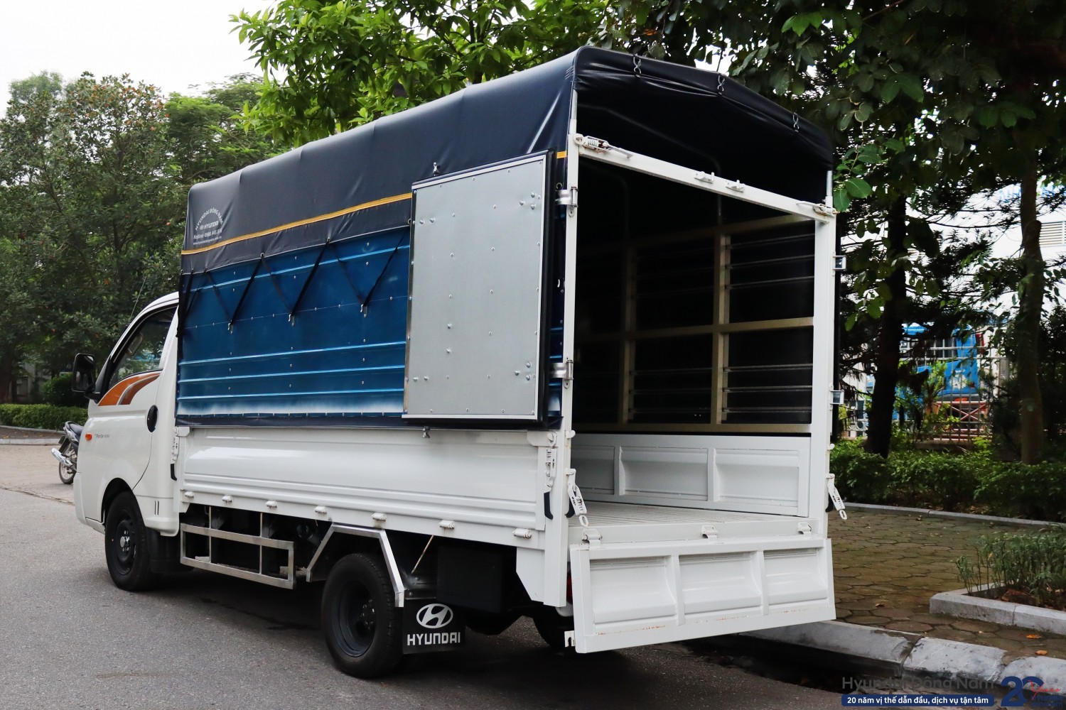 Hyundai Porter H150 thùng mui bạt