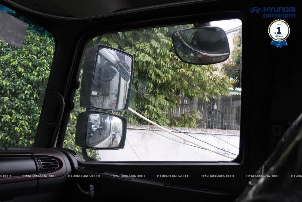 Gương chiếu hậu xe Hyundai HD320
