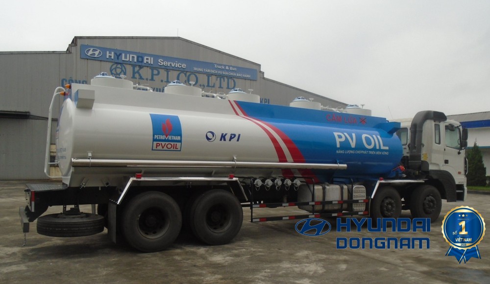 Xe xi téc (chở xăng dầu) 16,2 tấn Hyundai HD320 thùng dài 8m