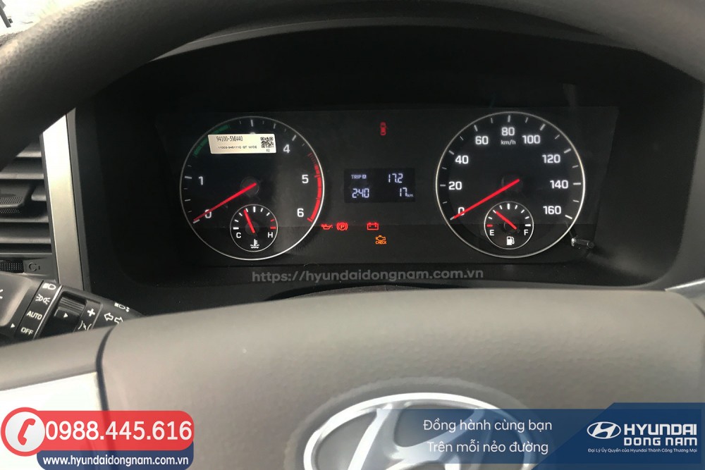 Cụm đồng hồ trung tâm trên xe Hyundai EX8