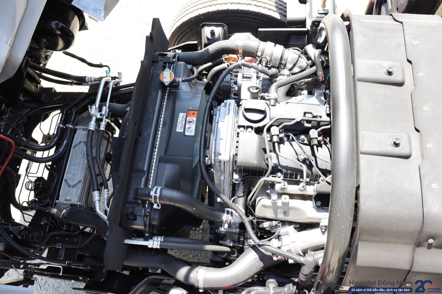 Hyundai N250 thùng mui bạt