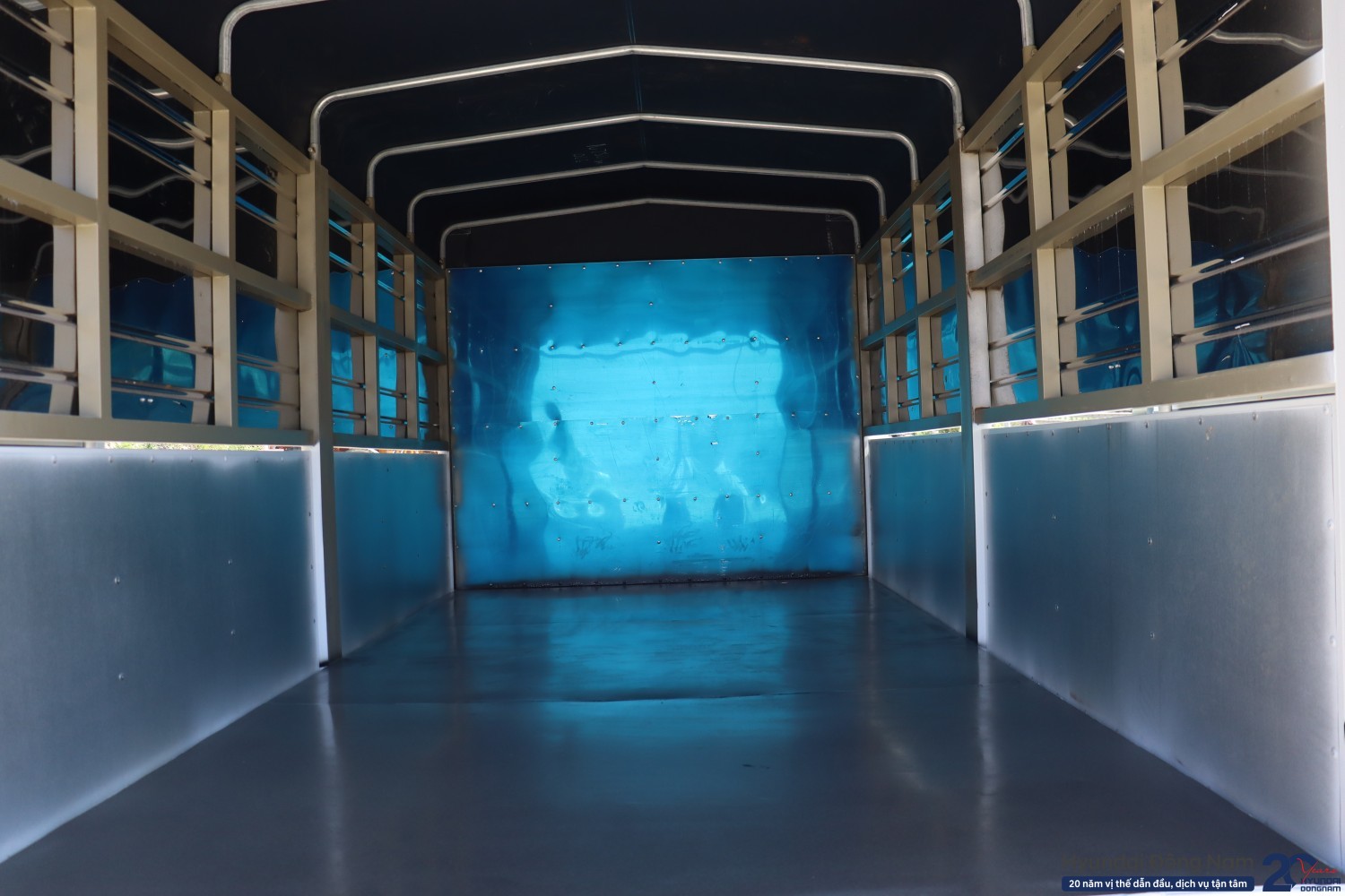 Hyundai N250 thùng mui bạt