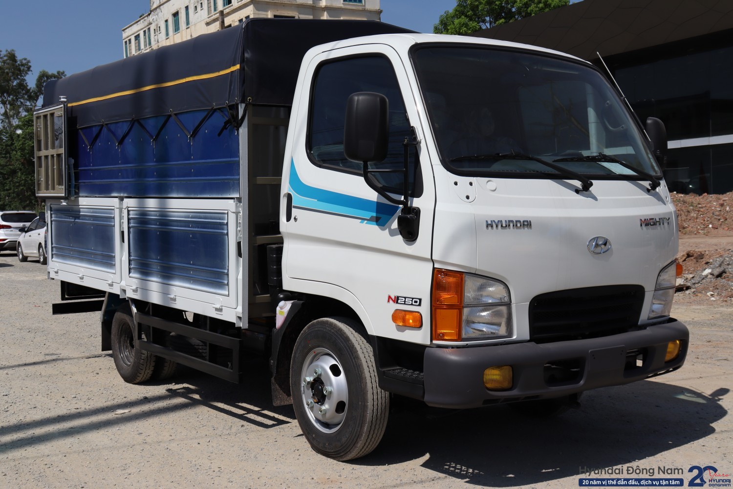 Hyundai N250 thùng mui bạt