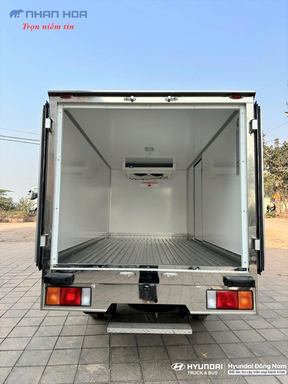 Hyundai N250 thùng đông lạnh