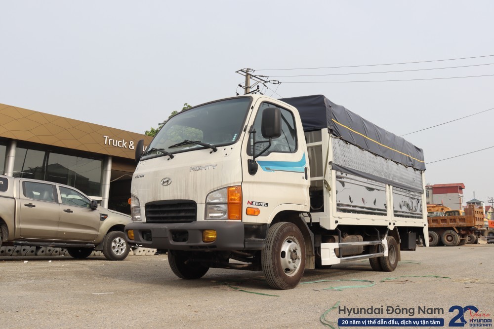 Hyundai N250SL thùng mui bạt