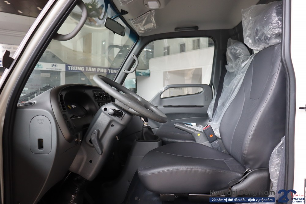 Nội thất Hyundai N250SL (3)