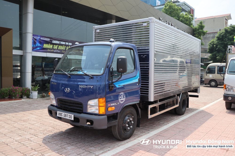 Hyundai N650L thùng kín