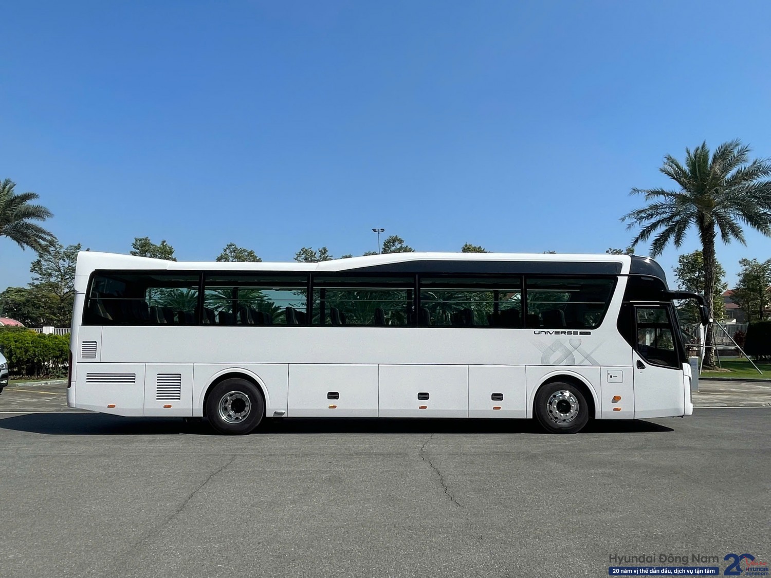 Hyundai Universe Prestige 47 chỗ