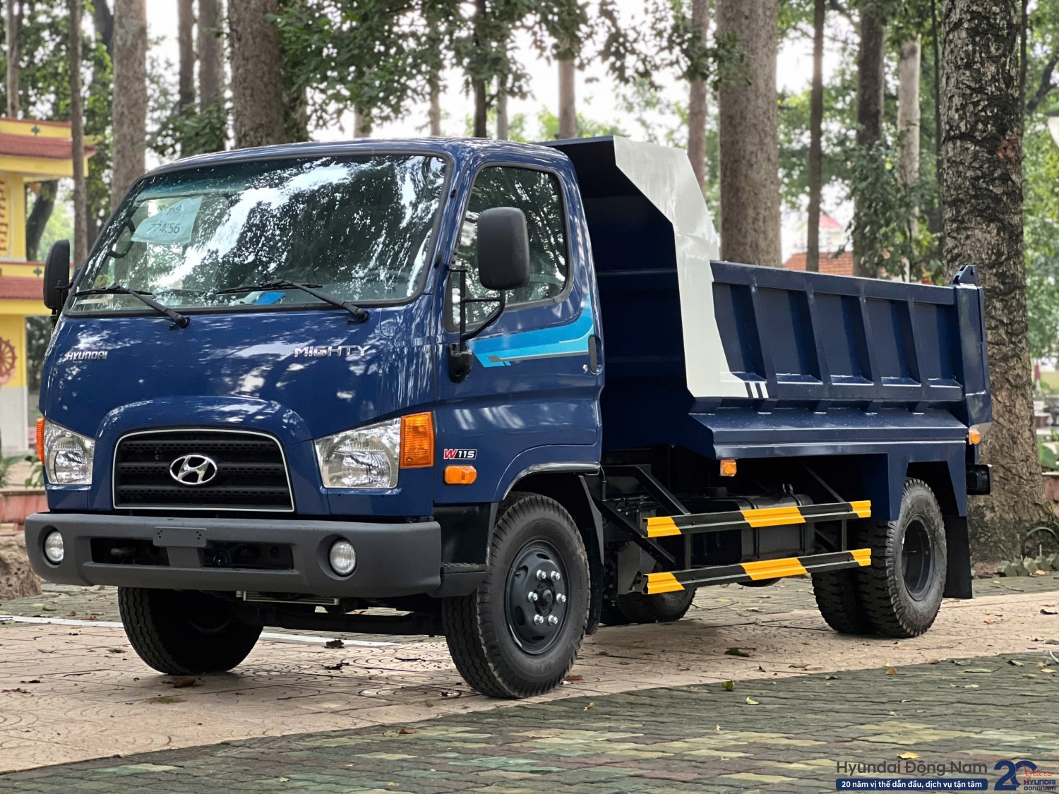 Hyundai W11S ben tự đổ
