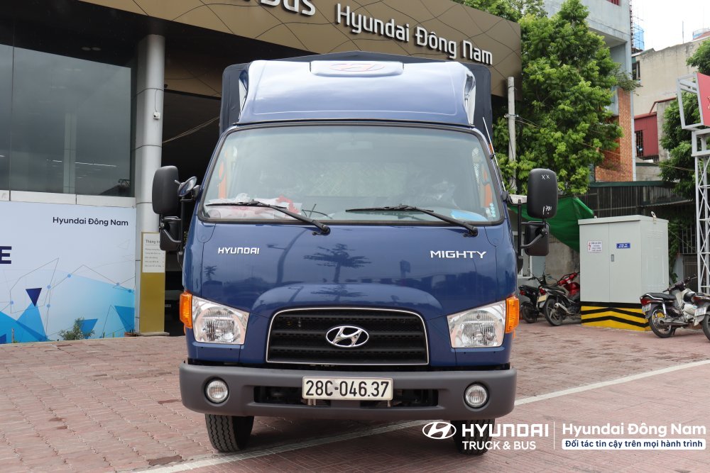 Hyundai W11S thùng mui bạt inox