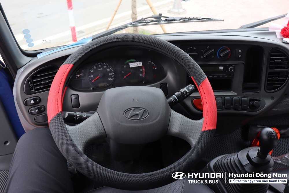 Hyundai W11S thùng mui bạt inox