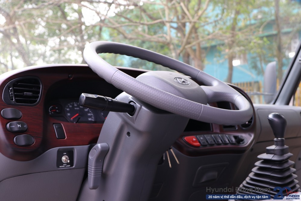 Vô lăng lái gật gù