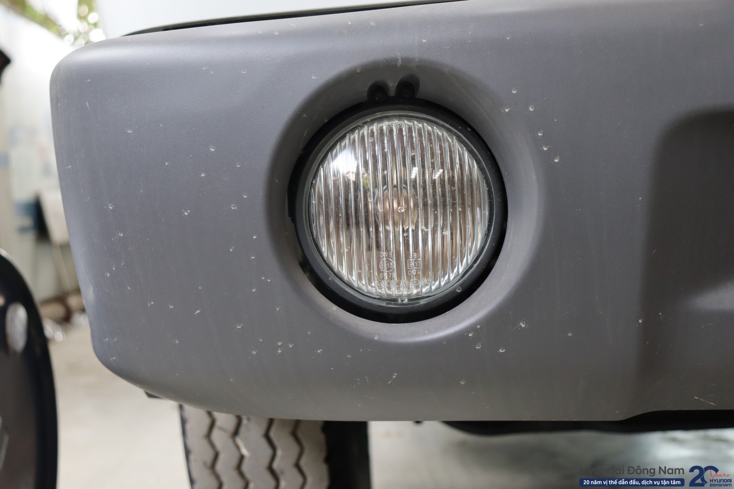 Hyundai W11XL thùng lửng