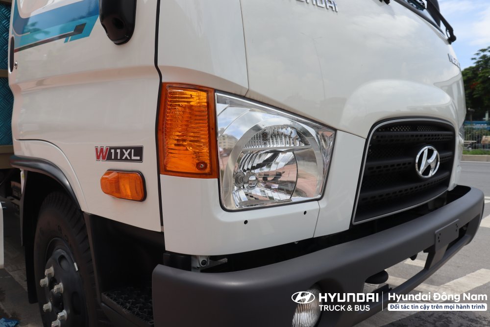 Hyundai W11XL thùng mui bạt inox