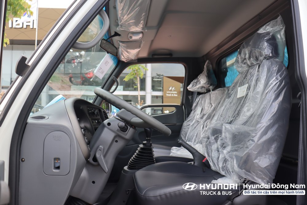 Hyundai W11XL thùng mui bạt inox