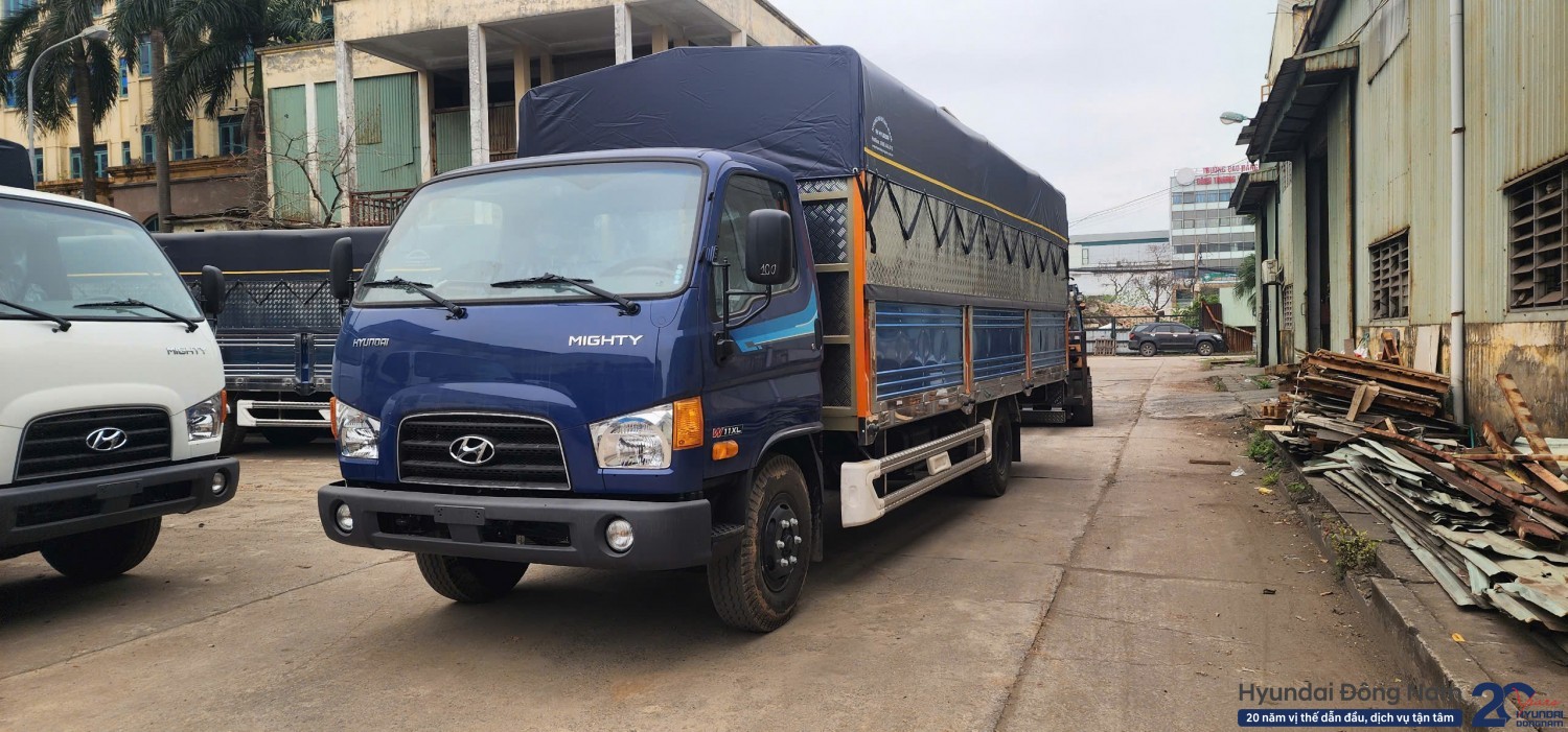 Hyundai W11XL thùng mui bạt